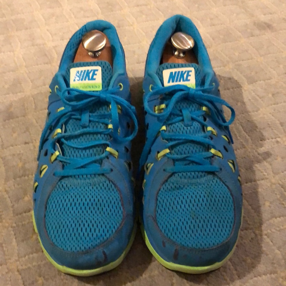 Mens Nike Dual Fusion Run 2 sneaker